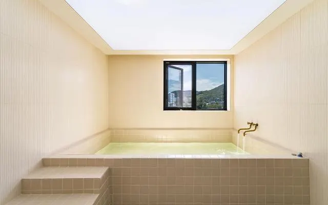 Hound Hotel Gijang Osiria Busan 2*,  South Korea